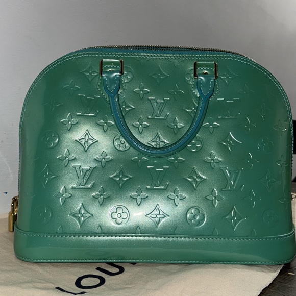 RARE Louis Vuittion Alma vernis bleu Lagoon - Picture 2 of 2